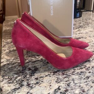 NWT - Michael Kors Dorothy Flex Pump - Size 7